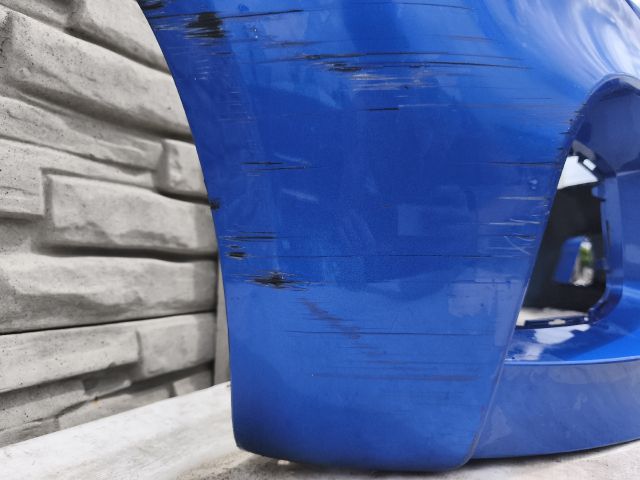 bontott BMW 2 Első Lökhárító (Részeivel)