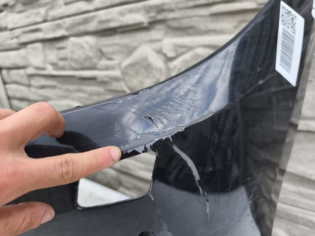 bontott BMW 2 Első Lökhárító (Részeivel)