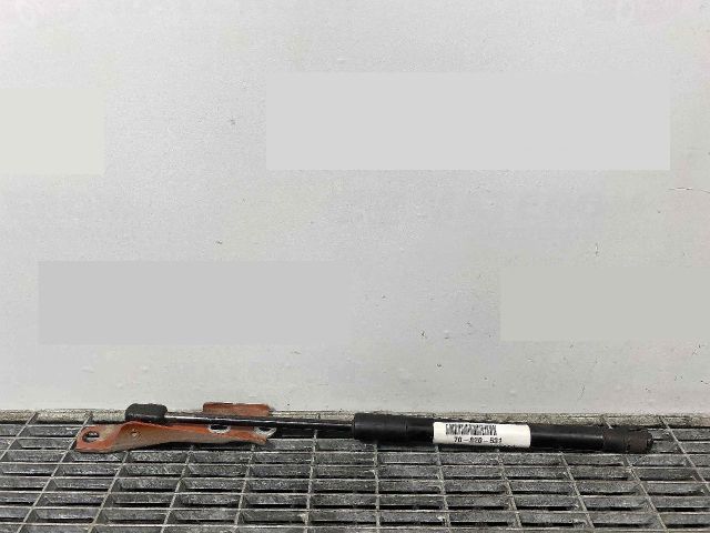 bontott BMW 2 Gázrugós Kitámasztó Teleszkóp Motorháztető