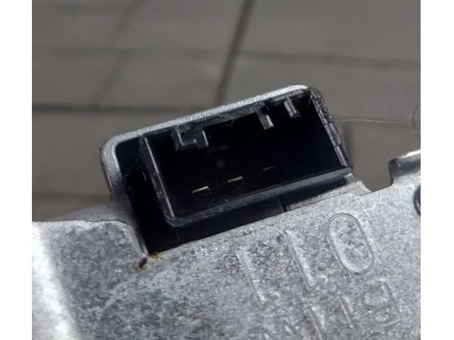 bontott BMW 2 Hátsó Ablaktörlő Motor