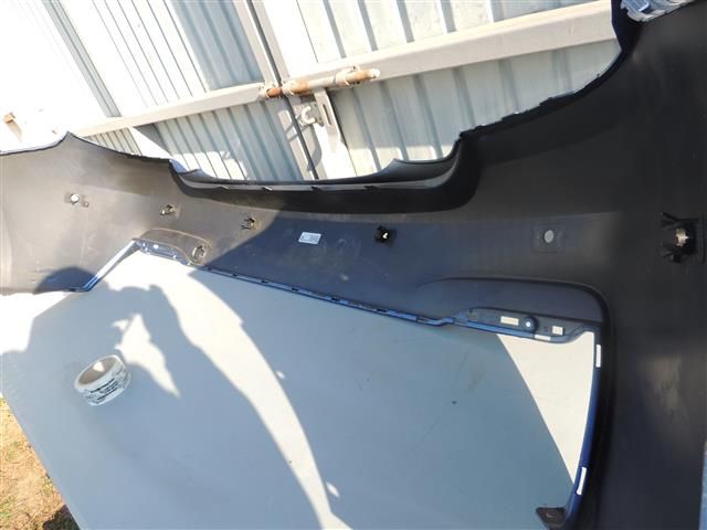 bontott BMW 2 Hátsó Lökhárító (Üresen)