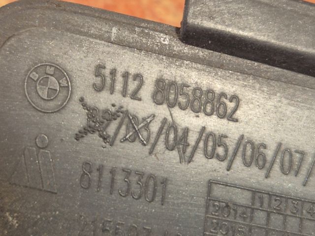 bontott BMW 2 Hátsó Vonószem Burkolat