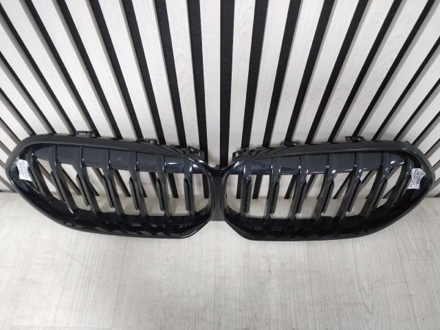 bontott BMW 2 Hűtőrács