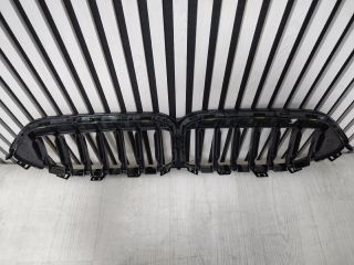 bontott BMW 2 Hűtőrács