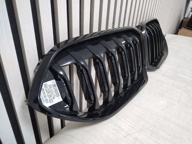 bontott BMW 2 Hűtőrács