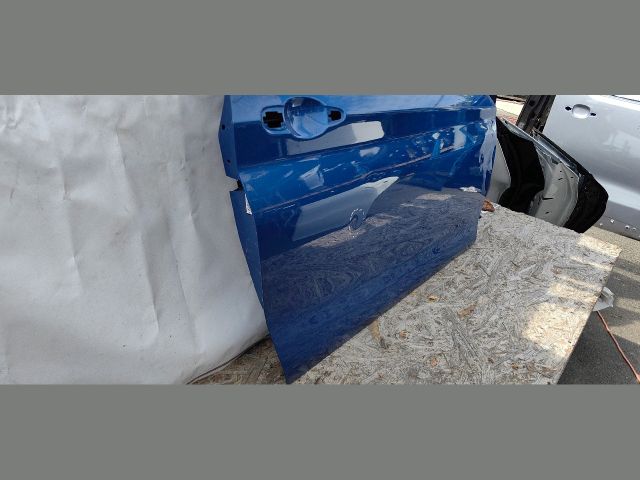 bontott BMW 2 Jobb első Ajtó (Üres lemez)