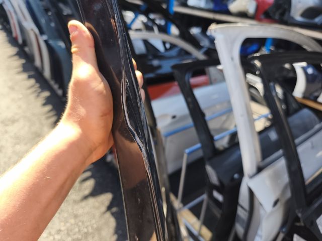 bontott BMW 2 Jobb első Ajtó (Üres lemez)