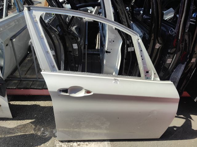 bontott BMW 2 Jobb első Ajtó (Üres lemez)