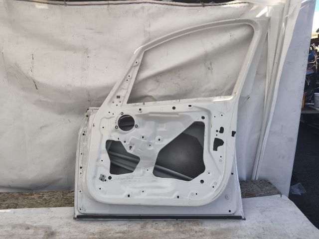 bontott BMW 2 Jobb első Ajtó (Üres lemez)