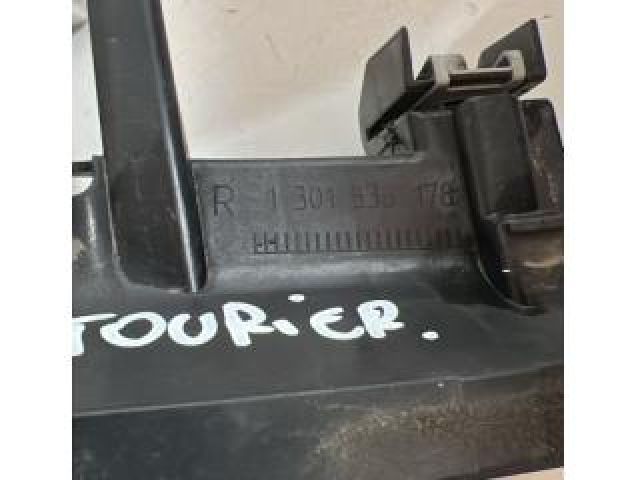 bontott BMW 2 Jobb Fényszóró Tartó