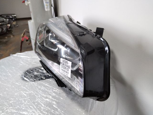 bontott BMW 2 Jobb Fényszóró