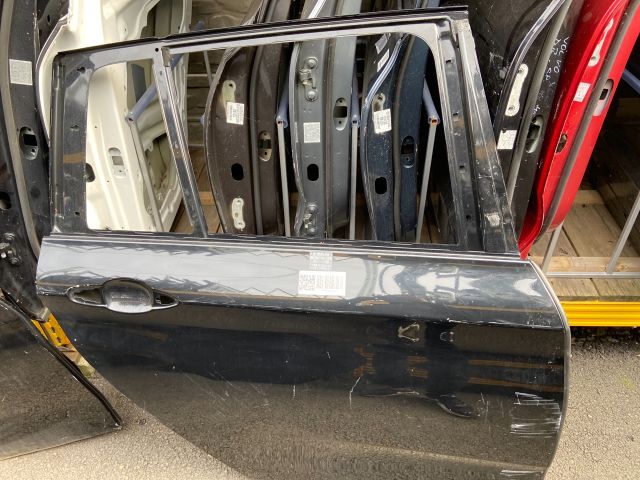 bontott BMW 2 Jobb hátsó Ajtó (Üres lemez)