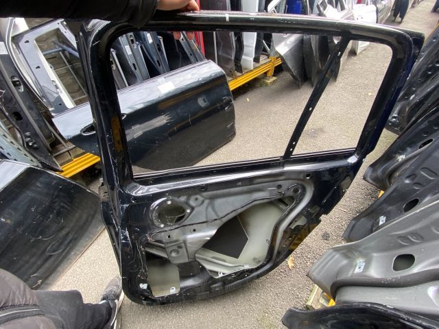 bontott BMW 2 Jobb hátsó Ajtó (Üres lemez)