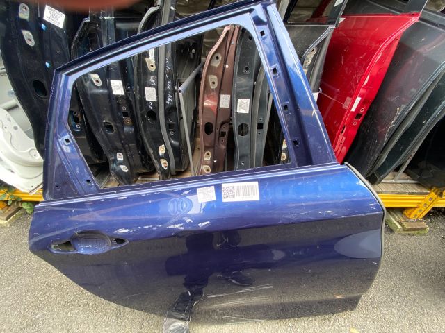 bontott BMW 2 Jobb hátsó Ajtó (Üres lemez)