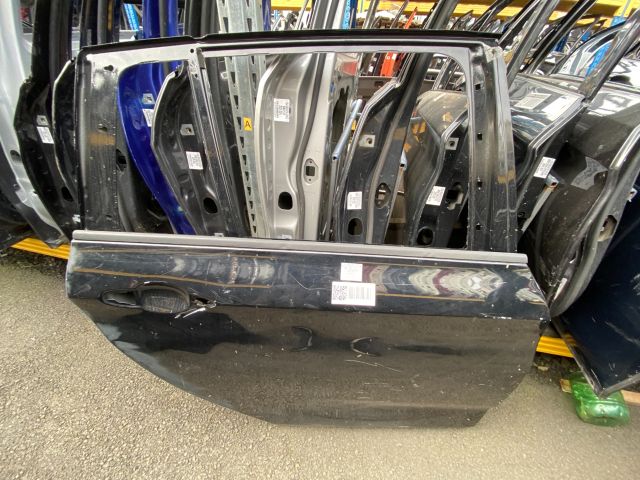 bontott BMW 2 Jobb hátsó Ajtó (Üres lemez)