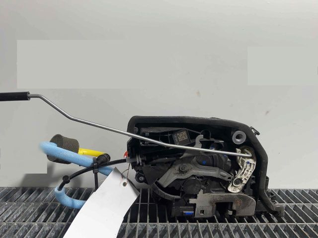 bontott BMW 2 Jobb hátsó Ajtózár