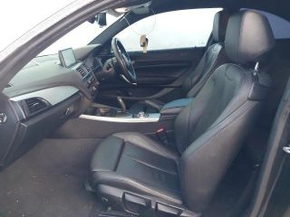 bontott BMW 2 Jobb hátsó Kapaszkodó (Felső)