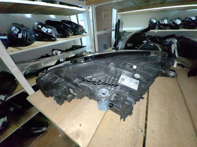 bontott BMW 2 Jobb Ledes Fényszóró