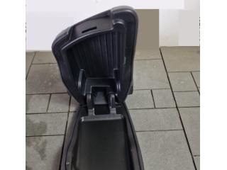 bontott BMW 2 Könyöklő