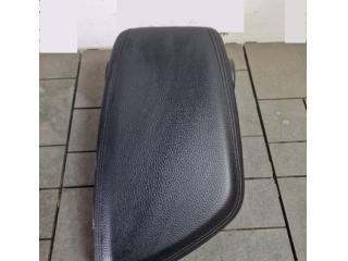 bontott BMW 2 Könyöklő