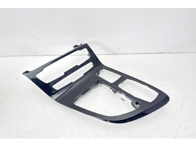 bontott BMW 2 Középkonzol Keret