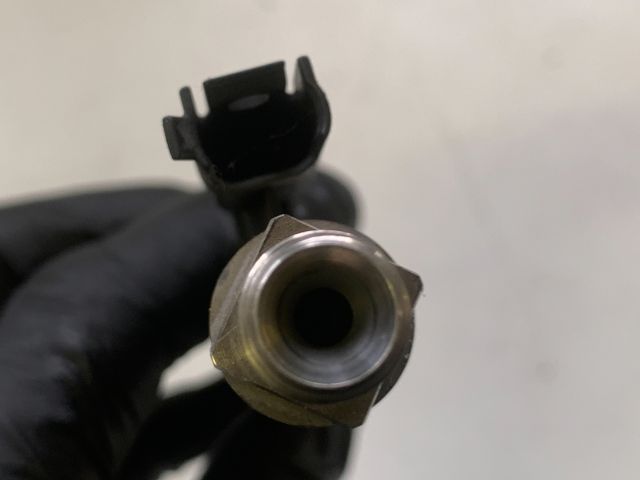 bontott BMW 2 Porlasztó (1 db)