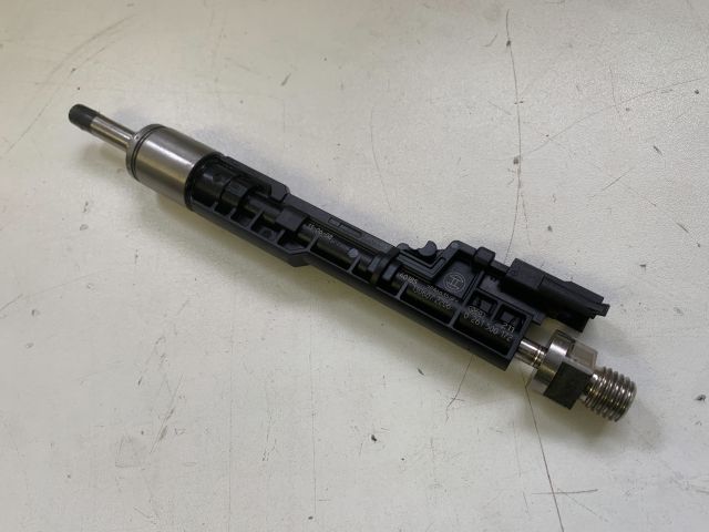 bontott BMW 2 Porlasztó (1 db)