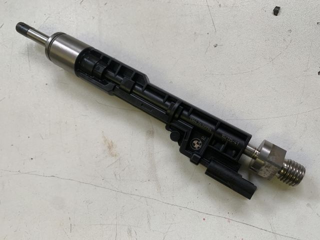 bontott BMW 2 Porlasztó (1 db)