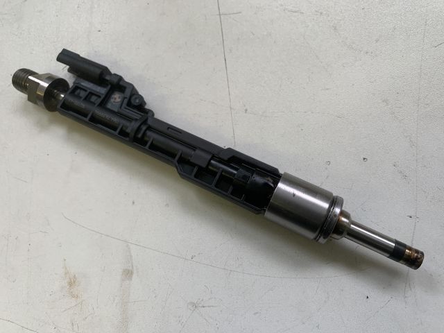 bontott BMW 2 Porlasztó (1 db)