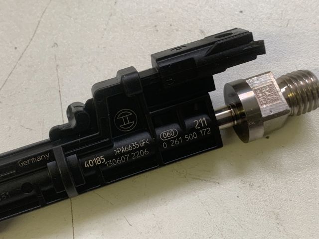 bontott BMW 2 Porlasztó (1 db)