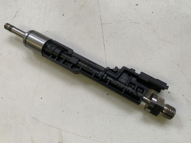 bontott BMW 2 Porlasztó (1 db)