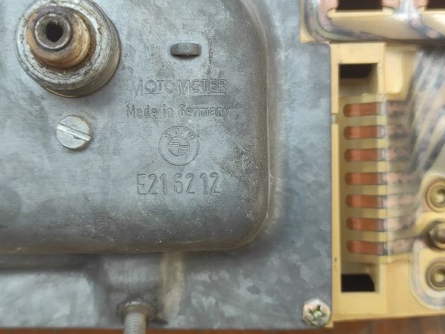 bontott BMW 3 E21 Kilométeróra