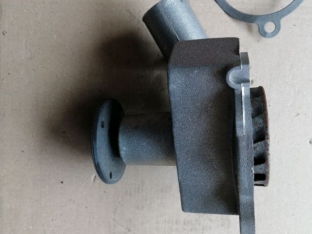 bontott BMW 3 E21 Vízpumpa