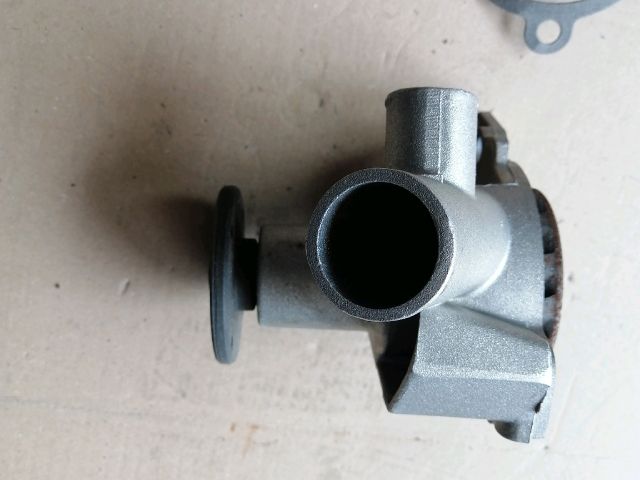 bontott BMW 3 E21 Vízpumpa