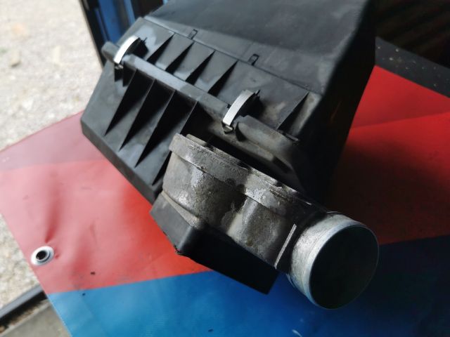 bontott BMW 3 E30 Légszűrő Ház