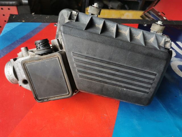 bontott BMW 3 E30 Légszűrő Ház