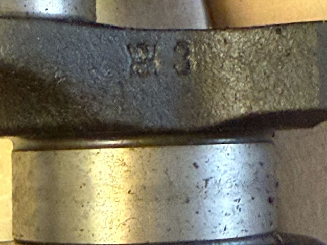 bontott BMW 3 E30 Főtengely (Magában)