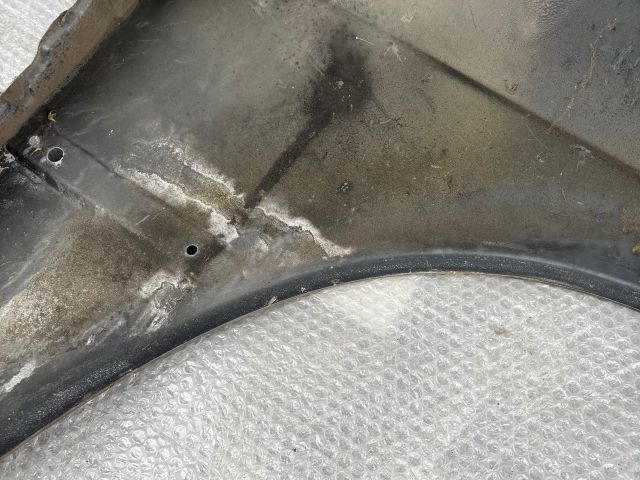 bontott BMW 3 E30 Bal első Sárvédő