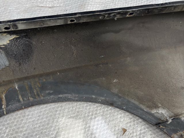 bontott BMW 3 E30 Bal első Sárvédő