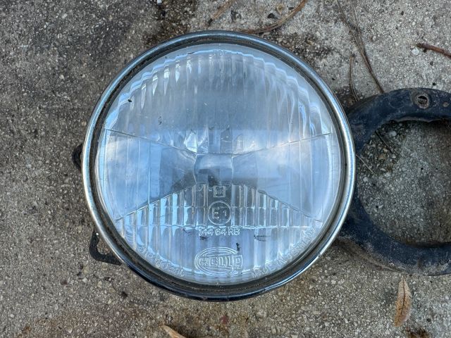 bontott BMW 3 E30 Bal Fényszóró