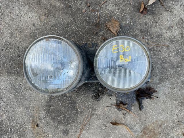 bontott BMW 3 E30 Bal Fényszóró