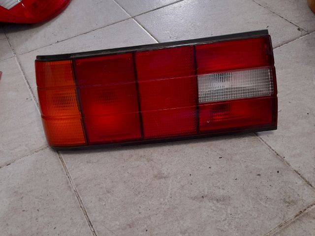 bontott BMW 3 E30 Bal Külső Hátsó Lámpa