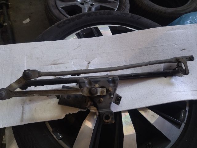 bontott BMW 3 E30 Első Ablaktörlő Szerkezet Motorral