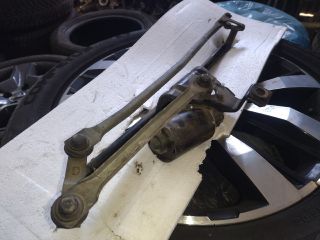 bontott BMW 3 E30 Első Ablaktörlő Szerkezet Motorral