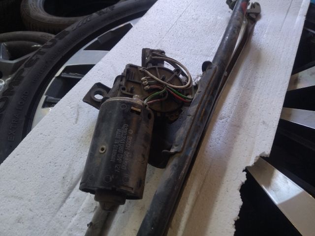 bontott BMW 3 E30 Első Ablaktörlő Szerkezet Motorral