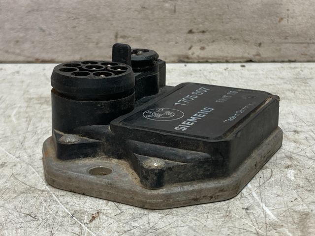 bontott BMW 3 E30 Gyújtó Elektronika