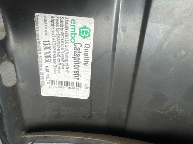 bontott BMW 3 E30 Jobb első Sárvédő