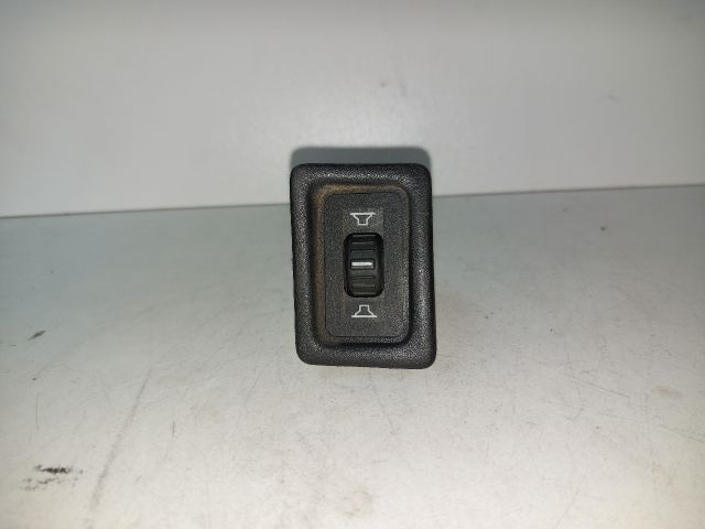 bontott BMW 3 E30 Kapcsoló (Magában)