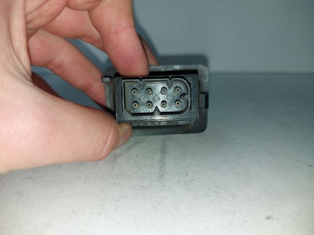 bontott BMW 3 E30 Kapcsoló (Magában)