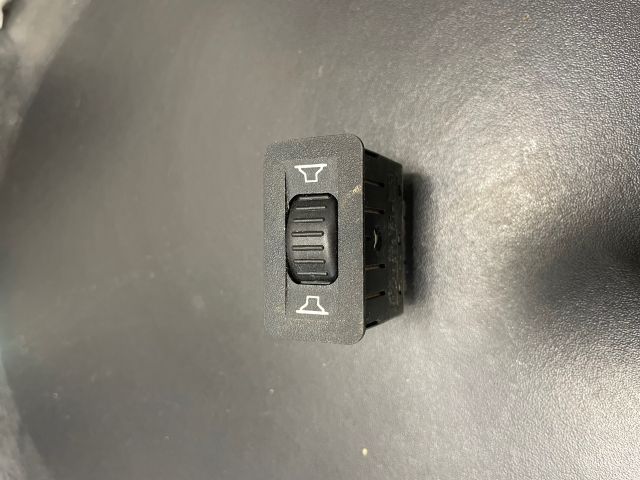 bontott BMW 3 E30 Kapcsoló (Magában)